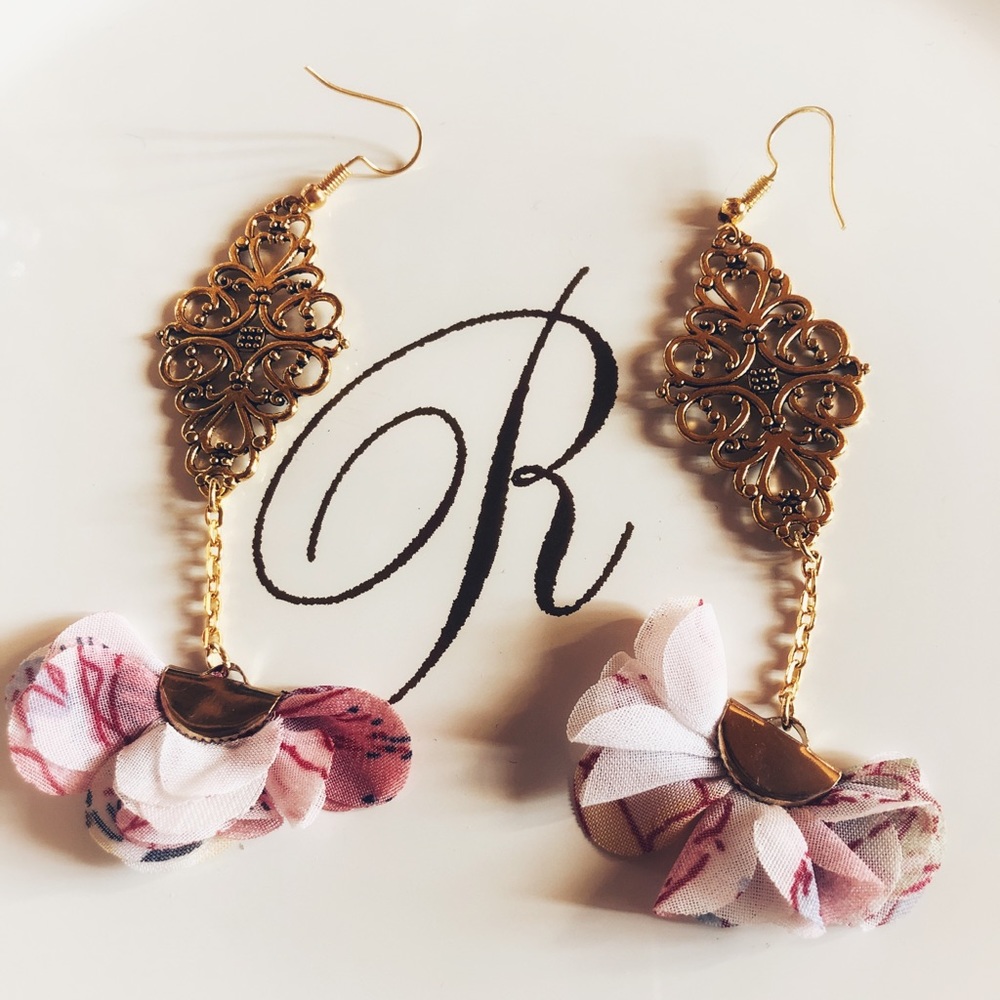 Pink & White Flowered Gold Dangly Earrings